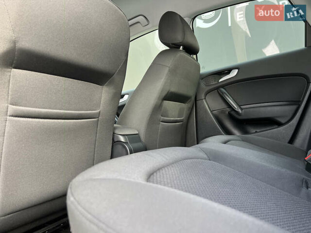 Белый Ауди А1, объемом двигателя 1.39 л и пробегом 82 тыс. км за 12900 $, фото 24 на Automoto.ua