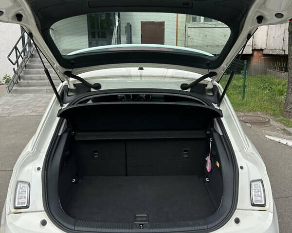 Белый Ауди А1, объемом двигателя 1.4 л и пробегом 118 тыс. км за 11800 $, фото 9 на Automoto.ua