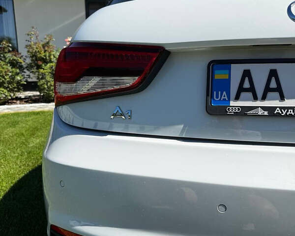 Белый Ауди А1, объемом двигателя 0 л и пробегом 100 тыс. км за 14500 $, фото 1 на Automoto.ua