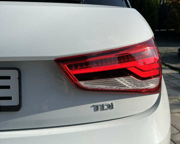 Білий Ауді А1, об'ємом двигуна 1.6 л та пробігом 35 тис. км за 16000 $, фото 11 на Automoto.ua