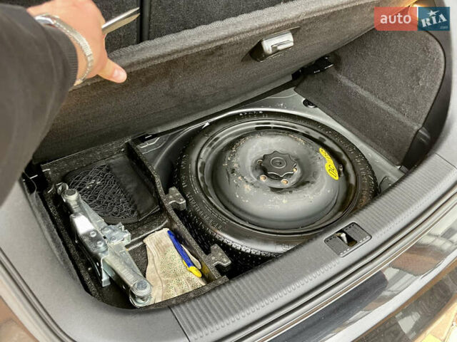 Черный Ауди А1, объемом двигателя 1.4 л и пробегом 240 тыс. км за 8900 $, фото 12 на Automoto.ua