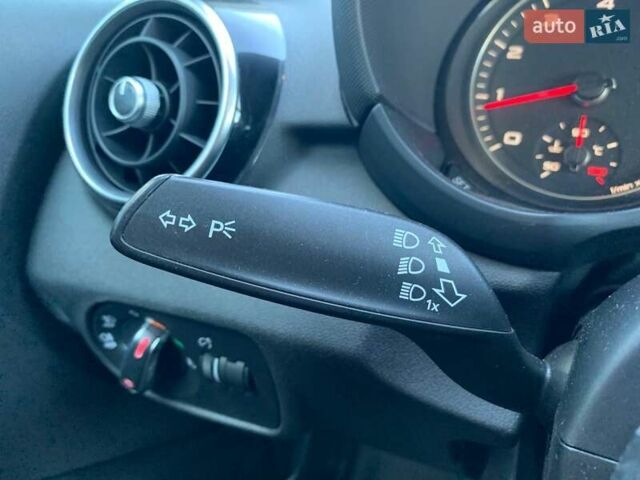 Черный Ауди А1, объемом двигателя 1.39 л и пробегом 204 тыс. км за 8290 $, фото 26 на Automoto.ua