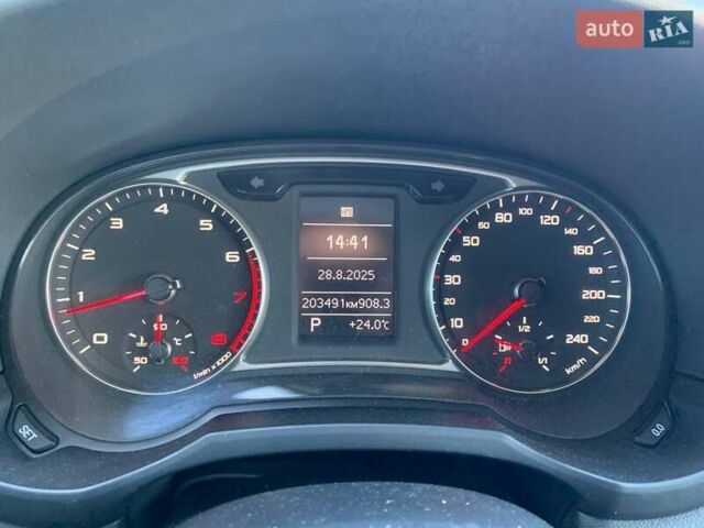 Черный Ауди А1, объемом двигателя 1.39 л и пробегом 204 тыс. км за 8290 $, фото 22 на Automoto.ua