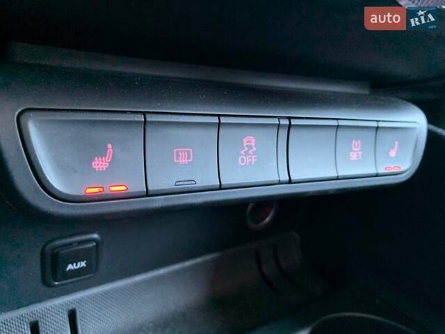 Черный Ауди А1, объемом двигателя 1.39 л и пробегом 204 тыс. км за 8290 $, фото 18 на Automoto.ua