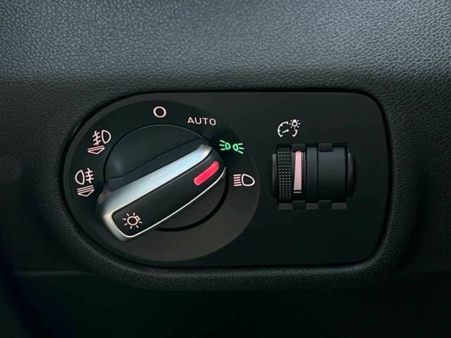 Черный Ауди А1, объемом двигателя 1.6 л и пробегом 209 тыс. км за 9750 $, фото 18 на Automoto.ua