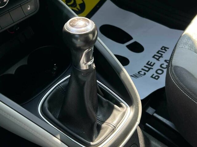 Черный Ауди А1, объемом двигателя 1.6 л и пробегом 209 тыс. км за 9750 $, фото 17 на Automoto.ua