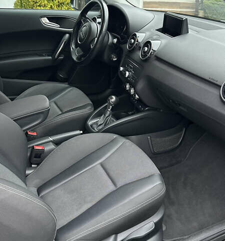 Чорний Ауді А1, об'ємом двигуна 1.6 л та пробігом 90 тис. км за 12900 $, фото 15 на Automoto.ua