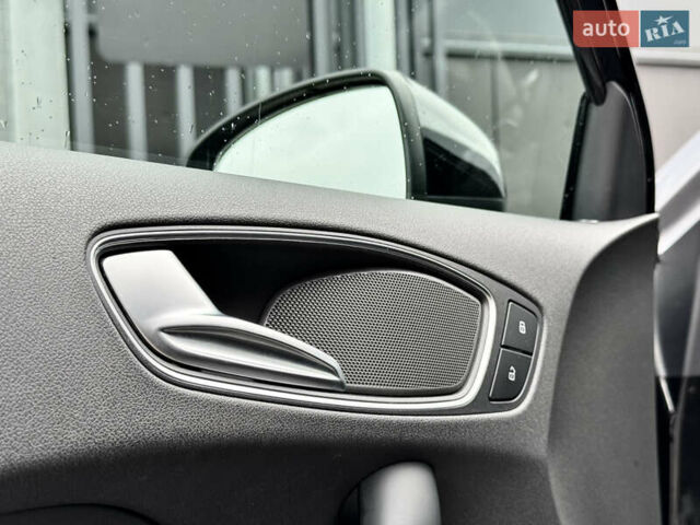 Чорний Ауді А1, об'ємом двигуна 1.6 л та пробігом 80 тис. км за 14950 $, фото 14 на Automoto.ua