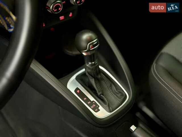 Черный Ауди А1, объемом двигателя 1.6 л и пробегом 51 тыс. км за 15500 $, фото 17 на Automoto.ua