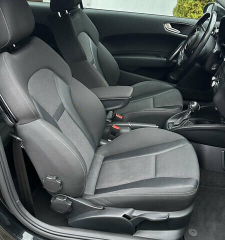 Чорний Ауді А1, об'ємом двигуна 1.6 л та пробігом 90 тис. км за 12900 $, фото 16 на Automoto.ua