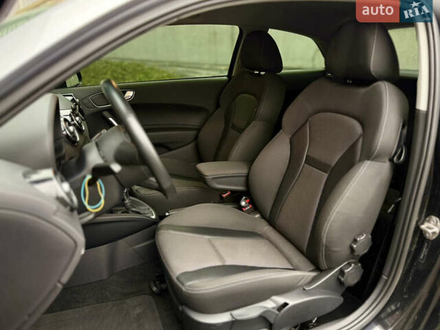 Черный Ауди А1, объемом двигателя 1.6 л и пробегом 51 тыс. км за 15500 $, фото 14 на Automoto.ua