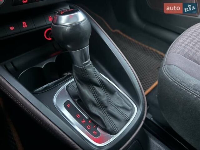 Коричневый Ауди А1, объемом двигателя 1.6 л и пробегом 158 тыс. км за 10777 $, фото 32 на Automoto.ua