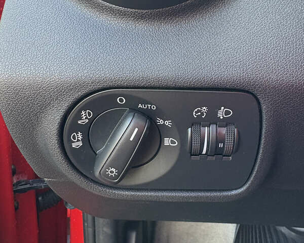 Ауді А1 2010 у Львові на Automoto.ua Червоний Ауді А1, об'ємом двигуна 1.39 л та пробігом 180 тис. км за 9999 $, фото 12 на Automoto.ua