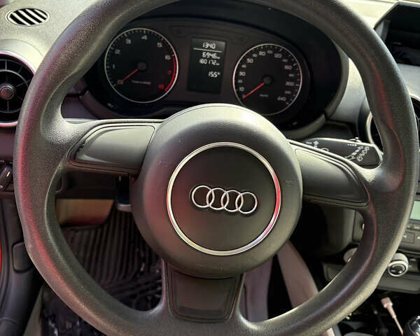 Ауді А1 2010 у Львові на Automoto.ua Червоний Ауді А1, об'ємом двигуна 1.39 л та пробігом 180 тис. км за 9999 $, фото 11 на Automoto.ua