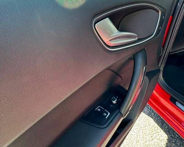 Ауди А1 2015 в Киеве на Automoto.ua Красный Ауди А1, объемом двигателя 1.6 л и пробегом 102 тыс. км за 15999 $, фото 3 на Automoto.ua