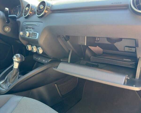 Ауди А1 2015 в Киеве на Automoto.ua Красный Ауди А1, объемом двигателя 1.6 л и пробегом 102 тыс. км за 15999 $, фото 10 на Automoto.ua