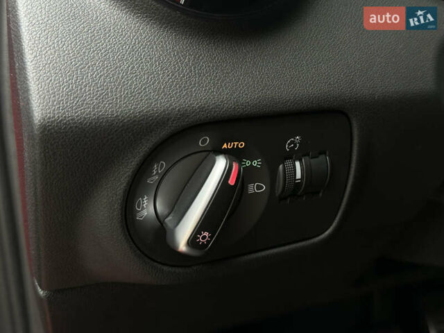 Красный Ауди А1, объемом двигателя 1.6 л и пробегом 120 тыс. км за 13900 $, фото 17 на Automoto.ua