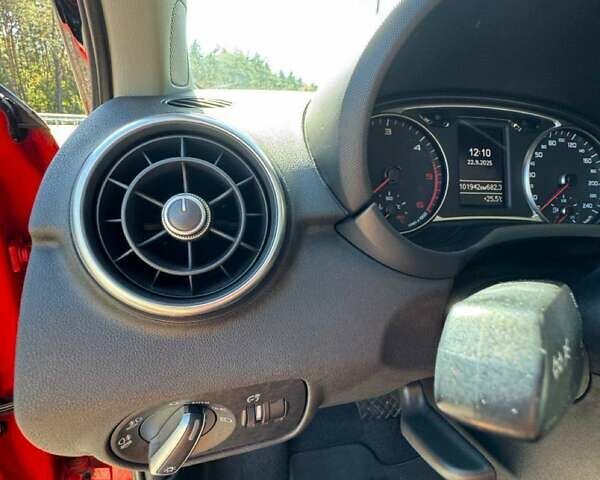 Ауди А1 2015 в Киеве на Automoto.ua Красный Ауди А1, объемом двигателя 1.6 л и пробегом 102 тыс. км за 15999 $, фото 8 на Automoto.ua