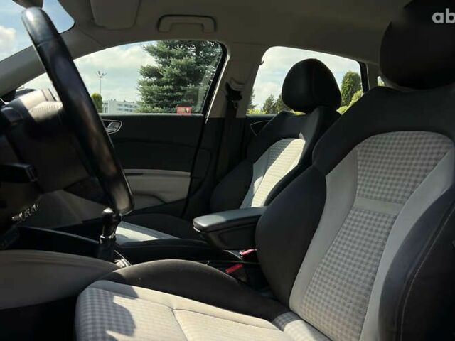 Ауди А1, объемом двигателя 1.6 л и пробегом 209 тыс. км за 9750 $, фото 13 на Automoto.ua