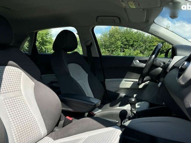 Ауди А1, объемом двигателя 1.6 л и пробегом 209 тыс. км за 9750 $, фото 8 на Automoto.ua
