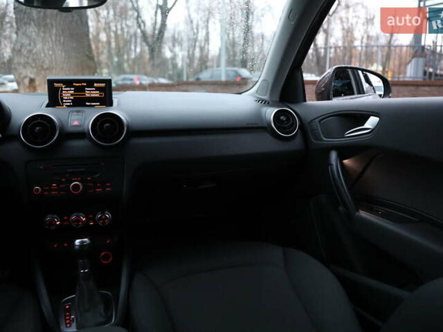 Ауди А1, объемом двигателя 1.39 л и пробегом 70 тыс. км за 12000 $, фото 11 на Automoto.ua