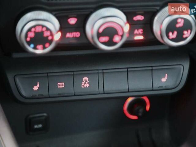 Ауди А1, объемом двигателя 1.39 л и пробегом 70 тыс. км за 12000 $, фото 15 на Automoto.ua