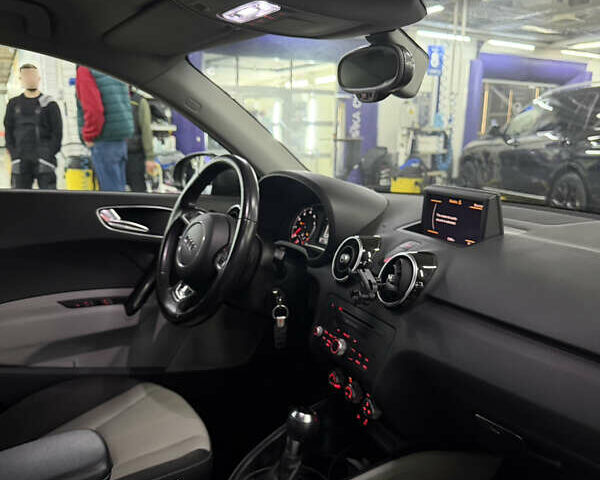 Серый Ауди А1, объемом двигателя 1.4 л и пробегом 90 тыс. км за 12000 $, фото 6 на Automoto.ua