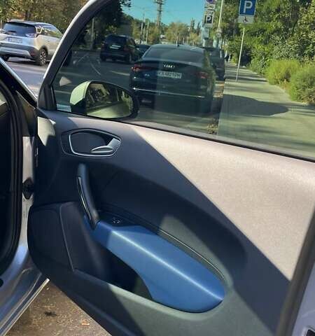 Сірий Ауді А1, об'ємом двигуна 1.6 л та пробігом 75 тис. км за 17000 $, фото 7 на Automoto.ua