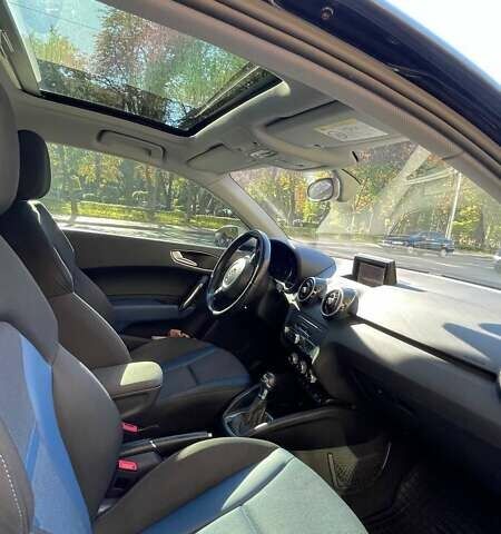 Сірий Ауді А1, об'ємом двигуна 1.6 л та пробігом 75 тис. км за 17000 $, фото 8 на Automoto.ua