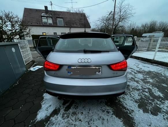 Сірий Ауді А1, об'ємом двигуна 0 л та пробігом 175 тис. км за 12000 $, фото 5 на Automoto.ua