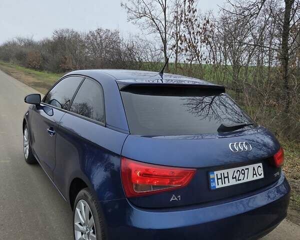 Синій Ауді А1, об'ємом двигуна 1.39 л та пробігом 212 тис. км за 8800 $, фото 4 на Automoto.ua