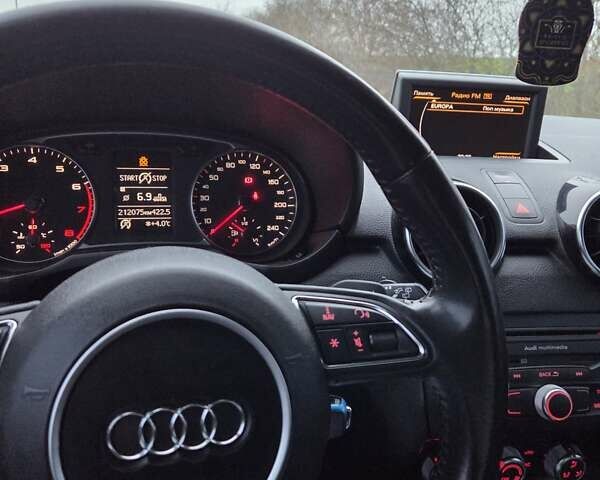 Синій Ауді А1, об'ємом двигуна 1.39 л та пробігом 212 тис. км за 8800 $, фото 11 на Automoto.ua