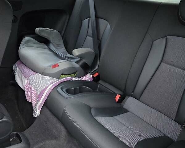 Синій Ауді А1, об'ємом двигуна 1.39 л та пробігом 212 тис. км за 8800 $, фото 9 на Automoto.ua
