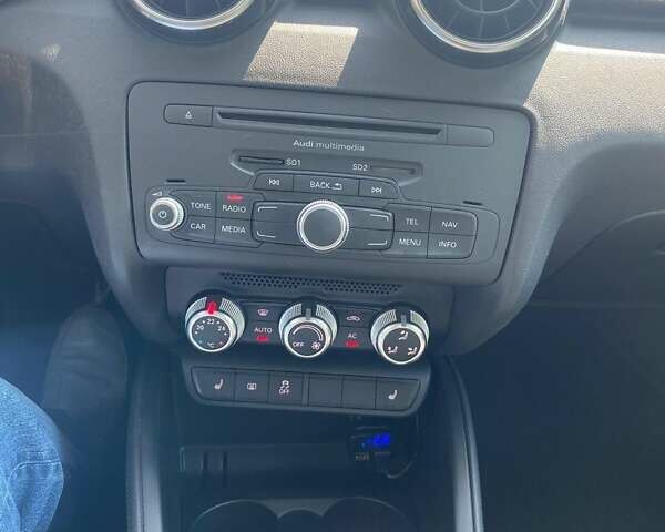 Синій Ауді А1, об'ємом двигуна 1.6 л та пробігом 191 тис. км за 9999 $, фото 7 на Automoto.ua