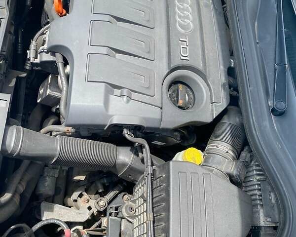 Синій Ауді А1, об'ємом двигуна 1.6 л та пробігом 191 тис. км за 9999 $, фото 10 на Automoto.ua