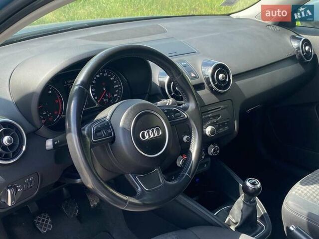 Синій Ауді А1, об'ємом двигуна 1.6 л та пробігом 191 тис. км за 9999 $, фото 5 на Automoto.ua