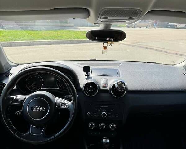 Синій Ауді А1, об'ємом двигуна 1.39 л та пробігом 125 тис. км за 10300 $, фото 7 на Automoto.ua