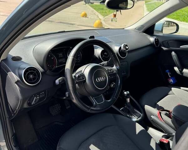 Синій Ауді А1, об'ємом двигуна 1.39 л та пробігом 125 тис. км за 10300 $, фото 8 на Automoto.ua