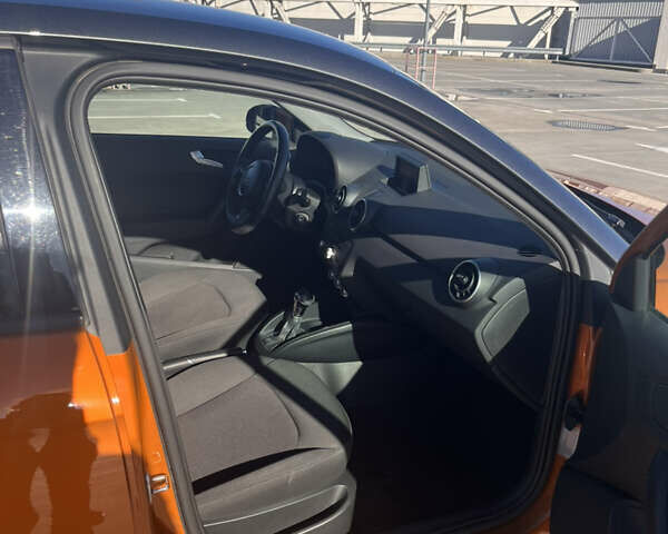 Ауді А1 2013 у Києві на Automoto.ua Помаранчевий Ауді А1, об'ємом двигуна 1.6 л та пробігом 141 тис. км за 13900 $, фото 8 на Automoto.ua