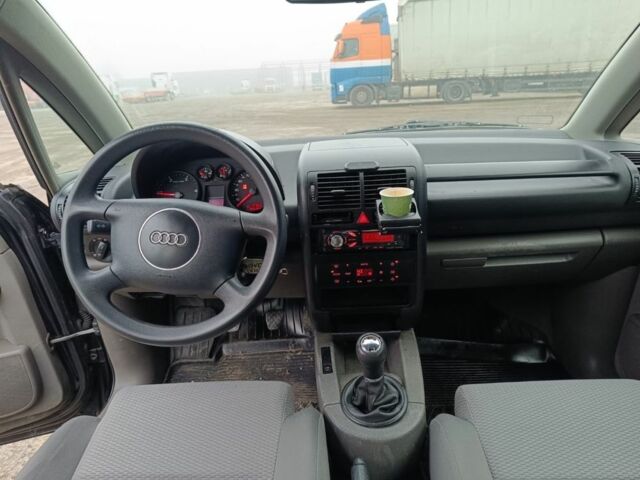 Черный Ауди А2, объемом двигателя 1.4 л и пробегом 300 тыс. км за 1600 $, фото 4 на Automoto.ua