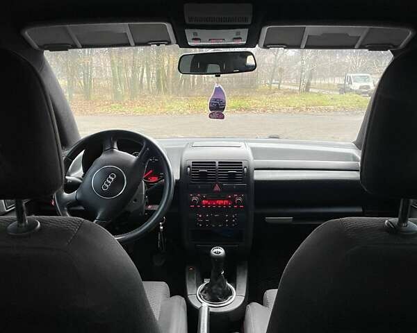 Красный Ауди А2, объемом двигателя 1.4 л и пробегом 238 тыс. км за 4000 $, фото 9 на Automoto.ua