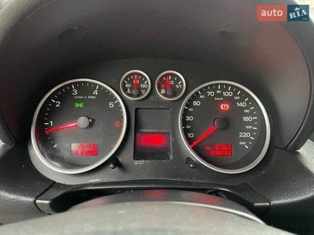 Красный Ауди А2, объемом двигателя 1.4 л и пробегом 238 тыс. км за 4000 $, фото 10 на Automoto.ua