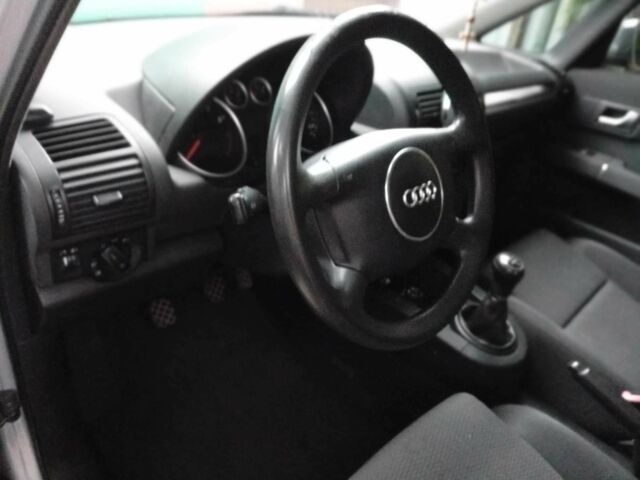 Сірий Ауді A2, об'ємом двигуна 1.6 л та пробігом 200 тис. км за 4400 $, фото 10 на Automoto.ua