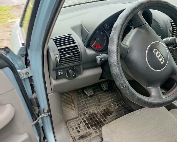 Синий Ауди А2, объемом двигателя 1.4 л и пробегом 177 тыс. км за 6000 $, фото 11 на Automoto.ua