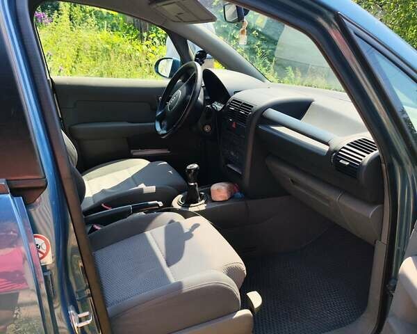 Синий Ауди А2, объемом двигателя 1.39 л и пробегом 185 тыс. км за 5800 $, фото 11 на Automoto.ua