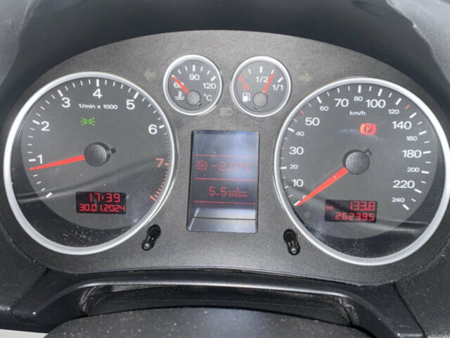 Синий Ауди А2, объемом двигателя 1.6 л и пробегом 280 тыс. км за 5200 $, фото 8 на Automoto.ua