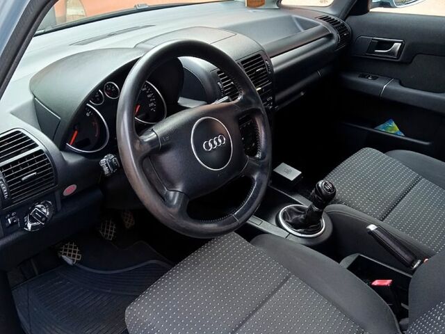 Синий Ауди А2, объемом двигателя 1.6 л и пробегом 305 тыс. км за 4000 $, фото 1 на Automoto.ua