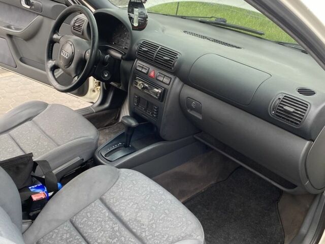 Білий Ауді А3, об'ємом двигуна 1.8 л та пробігом 300 тис. км за 2200 $, фото 6 на Automoto.ua