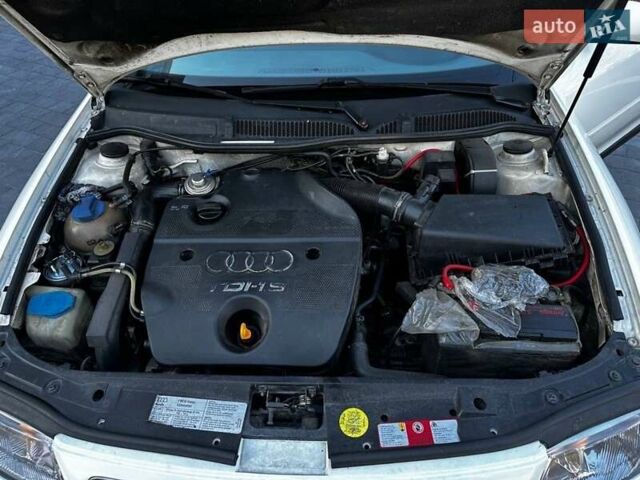 Білий Ауді А3, об'ємом двигуна 1.9 л та пробігом 330 тис. км за 3850 $, фото 6 на Automoto.ua