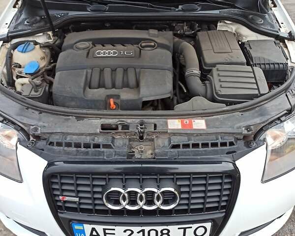 Білий Ауді А3, об'ємом двигуна 1.6 л та пробігом 201 тис. км за 7900 $, фото 4 на Automoto.ua